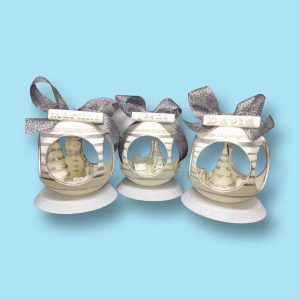 Bola de Navidad con Pueblo dentro Color Plata, con peana. (10 cm)