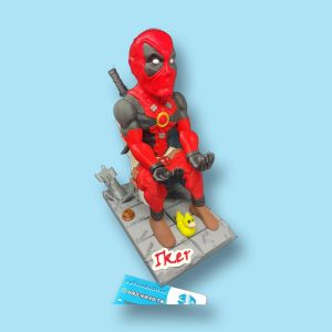 Soporte Multicolor 3D de Deadpool en el WC
